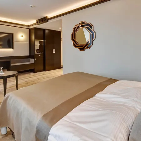 Monopol 4* Λουκέρνη